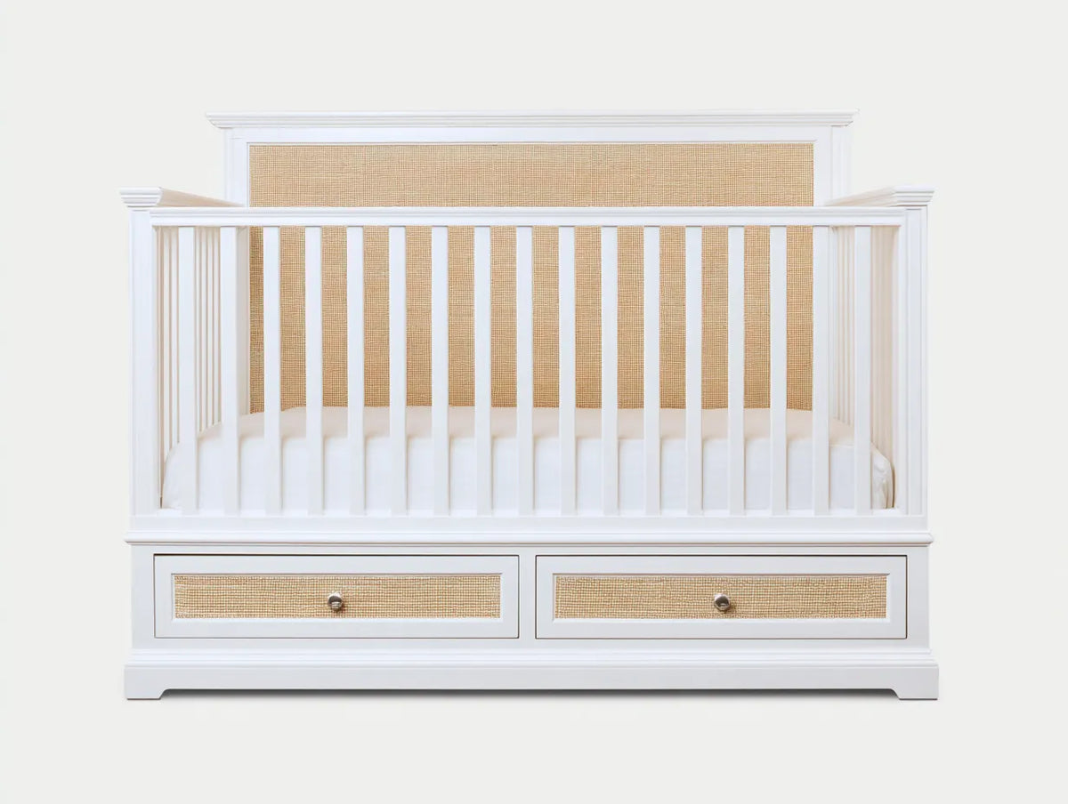 Culla 132×74×108 cm - legno bianco e rattan naturale - design classico moderno per camera da letto